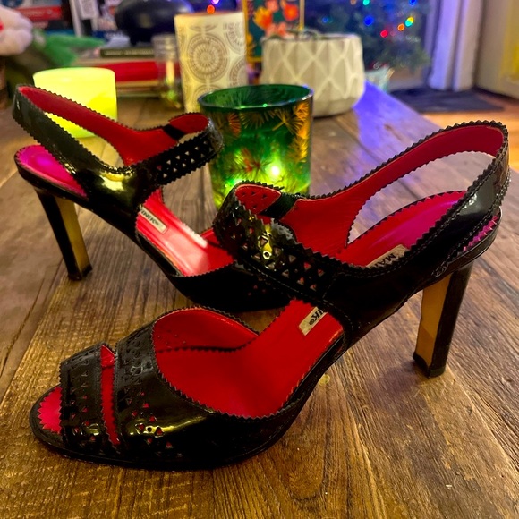 Manolo Blahnik Black Patent Leather Slingback Women's Heels - Picture 2 of 5